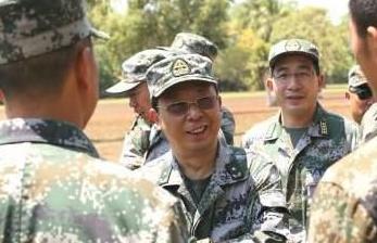 韩鹏,男,中国人民解放军将领,少将军衔,现任南部战区某部参谋长.