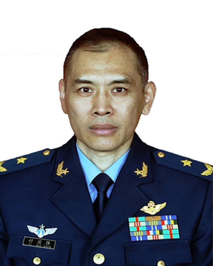 付国强,男,中国共产党党员,中国人民解放军空军少将军衔.