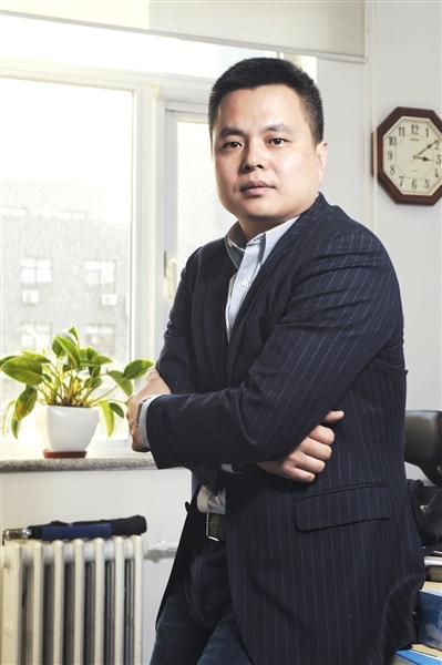 李晓东,男,山东菏泽人.
