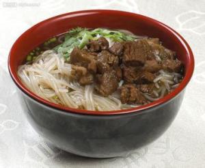 自己怎么做酸菜米线 300