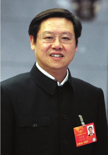 吴向东(华泽集团董事长)