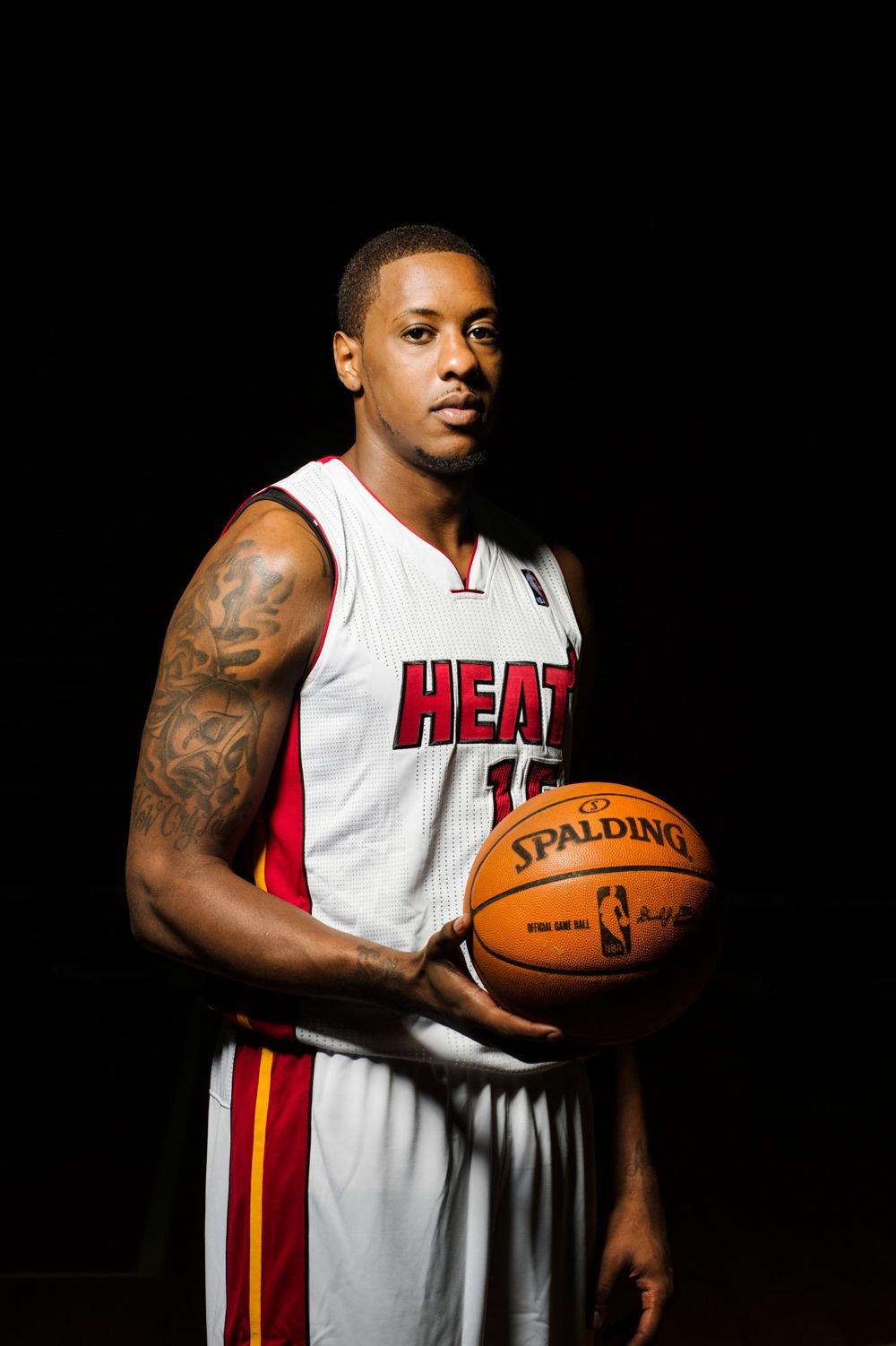 斯伯丁GDP_斯伯丁篮球图片(2)