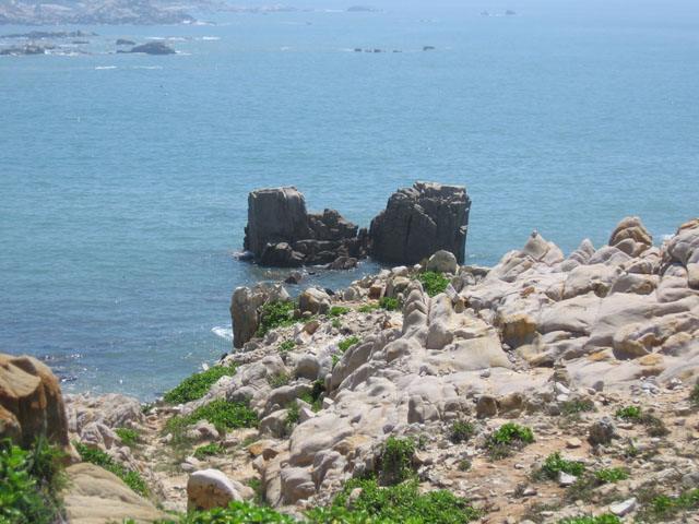 海角甘泉,位于广东省惠来县神泉镇区东南角.