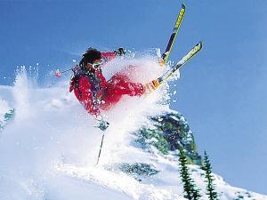 1971年国际滑雪联合会决定每两年举行一次世界跳台滑雪锦