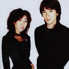 高山南在组合中担任主唱,作曲,编曲;永野椎菜担任键盘手,作词和编曲 .