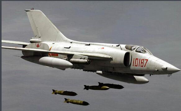 中国强-5攻击机