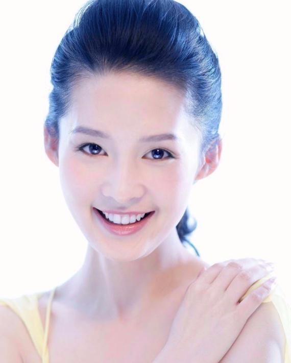 毕业于上海戏剧学院附属戏曲学校,中国大陆女演员,是北京荣信达影视