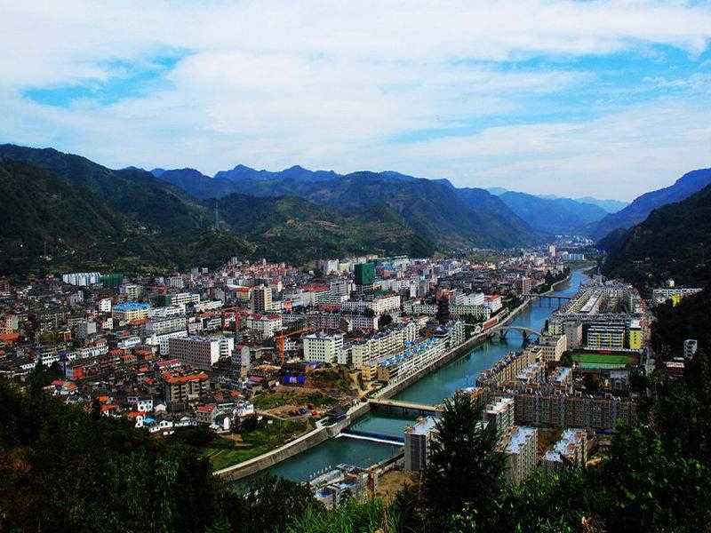 平利县,陕西省安康市下辖县,介于北纬31°37—32°39分,东经109