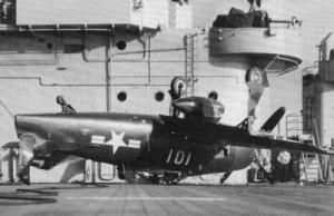 F8F-1 在着舰时拿了大顶