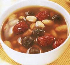 红枣花生衣汤