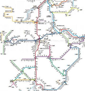 全国高铁线路图由陶岸君创作,大约有77条铁路线,分别用30多种醒目的