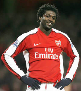 足球运动员王俊凯_迪拜足球运动员收入