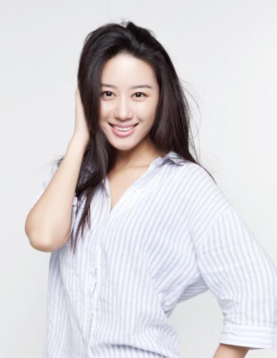 崔月,女,11月24日出生于北京市,中国内地女演员.