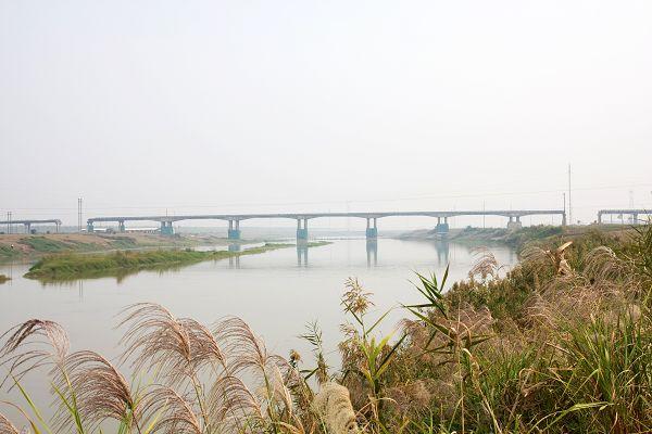 东荆河,湖北东南部的河流,明朝时期称芦伏河,清称冲河,又名襄河,中襄