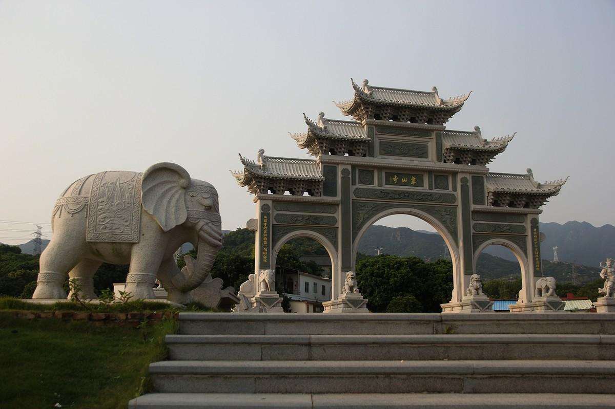 深圳大鹏东山寺