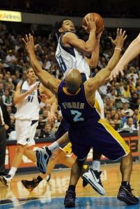 带球撞人(篮球比赛犯规动作)