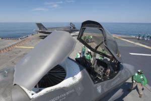 F-35座舱外部及升力风扇