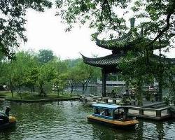 门票价格 免费  中文名称 莲花庄  地理位置 浙江省湖州市 著名景点