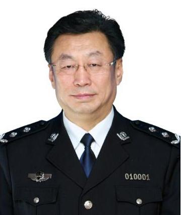 李亚力,男,汉族,1960年2月出生与山西朔州,山西省公安厅原副厅长.