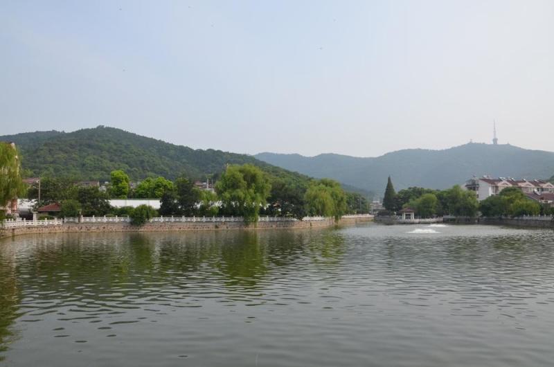 东大池