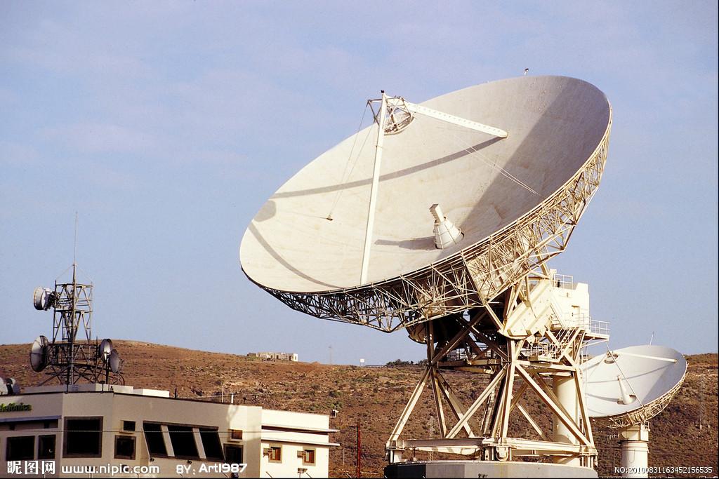 雷达(利用电磁波探测目标的电子设备)