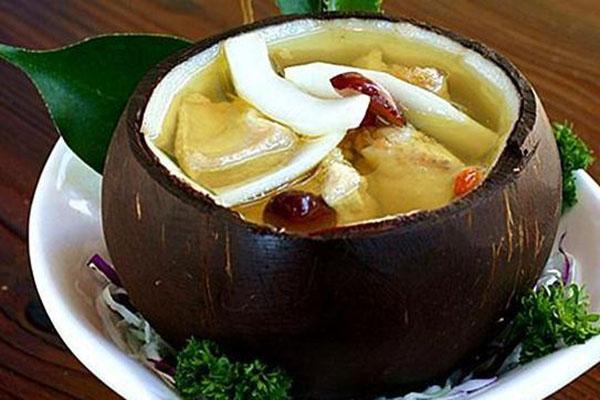 椰子煲鸡汤