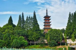 保圣寺塔位于南京市高淳区淳溪街道,俗称四方宝塔,始建于东吴赤乌二年