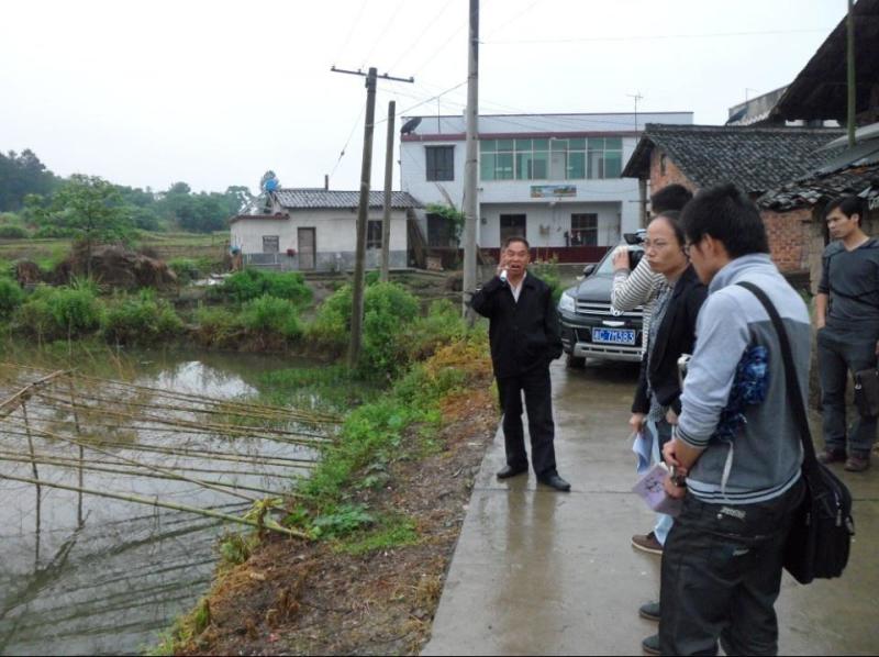 西与虞塘镇接壤,南面虞塘河和城区河交汇,北与中沙镇,湘潭县石鼓镇