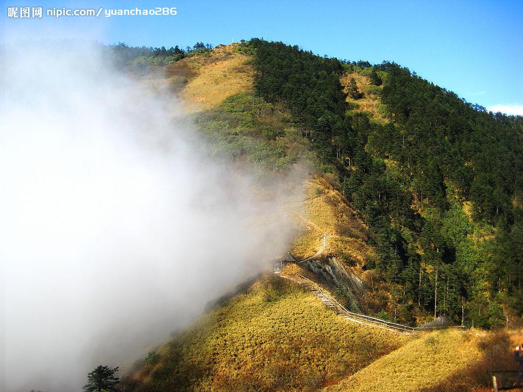 阴阳界是山东泰山的景点,位于山东泰山长寿桥和黑龙潭附近,是泰山西路