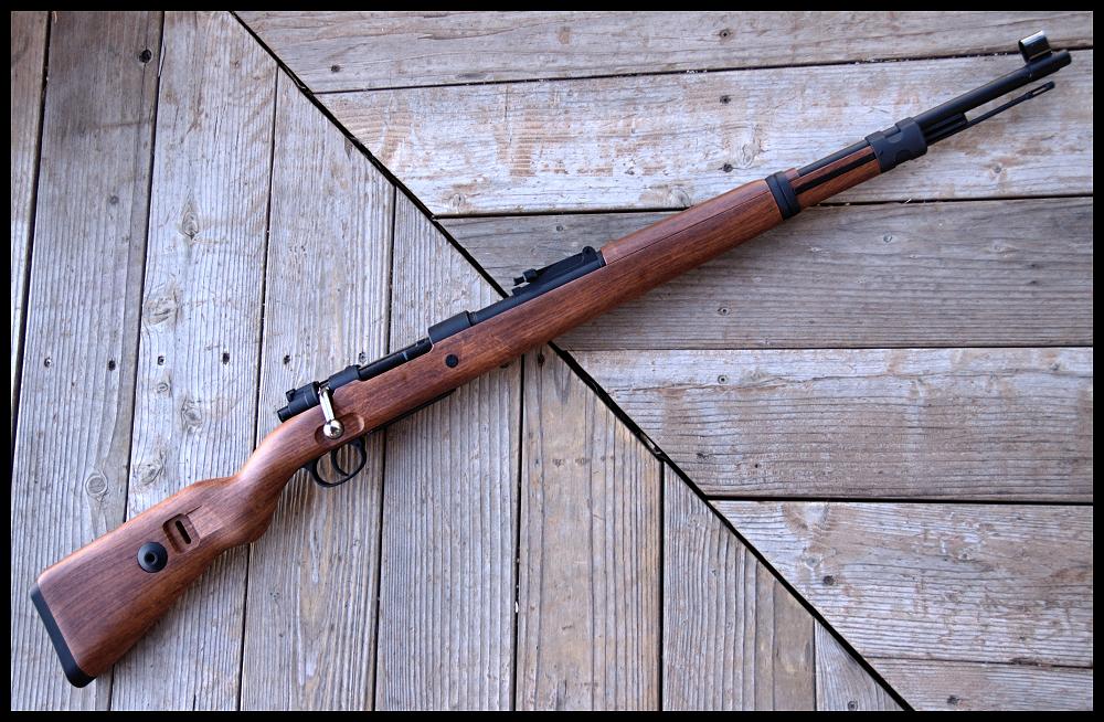 最终在1935年德国正式采用 kar98k毛瑟步枪(karabiner 98 kurz