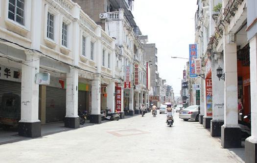 全部版本 历史版本  中山路位于广东省茂名高州市,城中部偏南,横贯