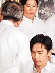 白龙王来港梁朝伟跪拜领受灌顶