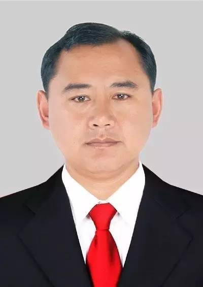 现任双江自治县委副书记,县委统战部部长.