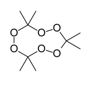 二甲基过氧化酮的闭环三聚体,极易爆炸,起爆力介于雷汞与叠氮化铅之间