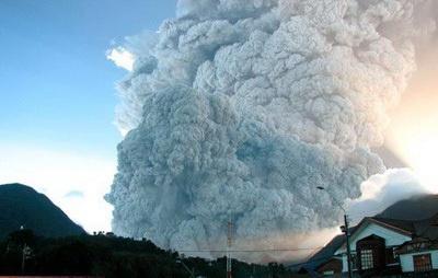 加隆贡火山