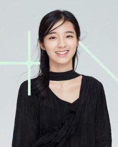 万鹏(1996年8月20日-),毕业于北京舞蹈学院,中国内地女演员.