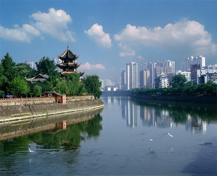 成都市著名的旅游景点,位于成都市九眼桥锦江南岸