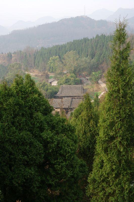 百福寺,又名百福禅关,位于四川省西充县仁和镇岁堂山.