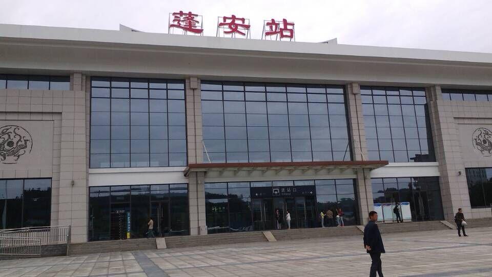 蓬安火车站