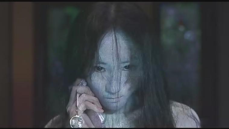 水沼美美子出自日本恐怖片《鬼来电》系列的恐怖女鬼.
