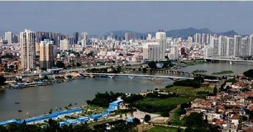 1960年,海澄县与龙溪县合并为龙海县,1993年龙海"撤县设市,设立县级