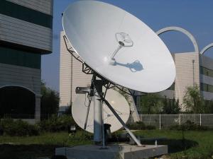 格里高利天线:主反射面母线为抛物面,副反射面母线为椭圆