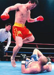 薛凤强击倒普京保镖