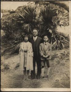  与家人合照