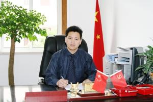老港中学校长