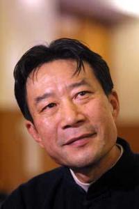 李雪健