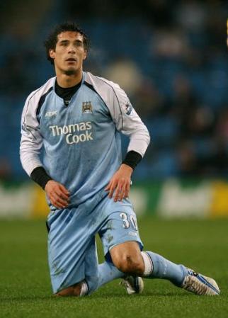 摘要  贝纳多&middot;科拉迪(bernardo corradi,1976年3月30日-),是