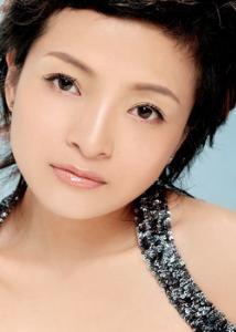 何璐个人资料 http://www.1ting.com/singer/98/singer_9370.html 2.