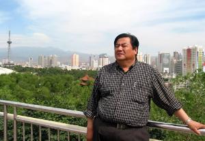 胡志坚在乌鲁木齐市红山公园