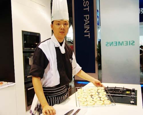 全部版本 历史版本   姓名:李晓楠 英文名:ferry lee    祖籍:北京